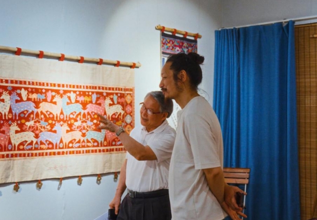 Ra mắt kh&ocirc;ng gian văn h&oacute;a Hi&ecirc;n Việt v&agrave; bộ tranh thổ cẩm &ldquo;Hoa của đất&rdquo;