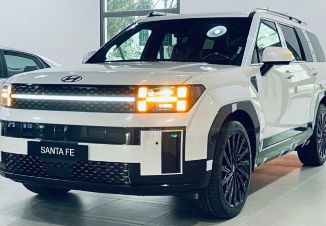 SUV Hàn Quốc cạnh tranh Ford Everest tiếp tục tăng ưu đãi tại đại lý