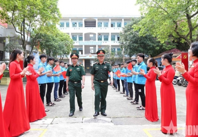 Thiếu tướng La Công Phương kiểm tra, nắm tình hình tại Trường Cao đẳng Nghề số 1- Bộ Quốc phòng