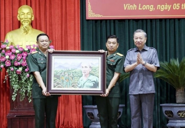 Chủ tịch nước Tô Lâm thăm Lữ đoàn Công binh 25, Quân khu 9