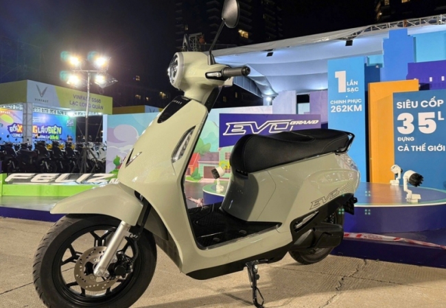 Loạt xe máy điện có tầm hoạt động xa tại Việt Nam, có mẫu đi tới 285km