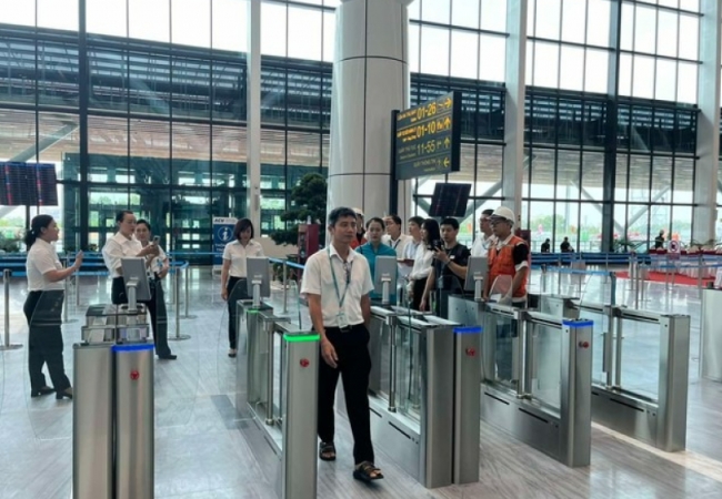 Triển khai thủ tục bay bằng sinh trắc học trên VNeID tại tất cả các sân bay toàn quốc
