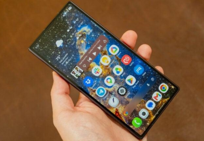Đ&aacute;nh gi&aacute; Samsung Galaxy Z Fold 8 Ultra: Si&ecirc;u phẩm m&agrave;n h&igrave;nh gập xứng đ&aacute;ng "đắt xắt ra miếng"?