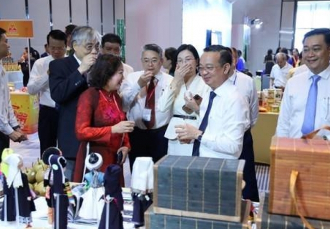 Th&agrave;nh phố Hồ Ch&iacute; Minh ph&aacute;t huy vai tr&ograve; đầu t&agrave;u li&ecirc;n kết v&ugrave;ng