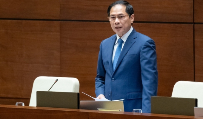 Du học sinh Việt không về nước sau khi học: Bộ trưởng Ngoại giao nêu lý do