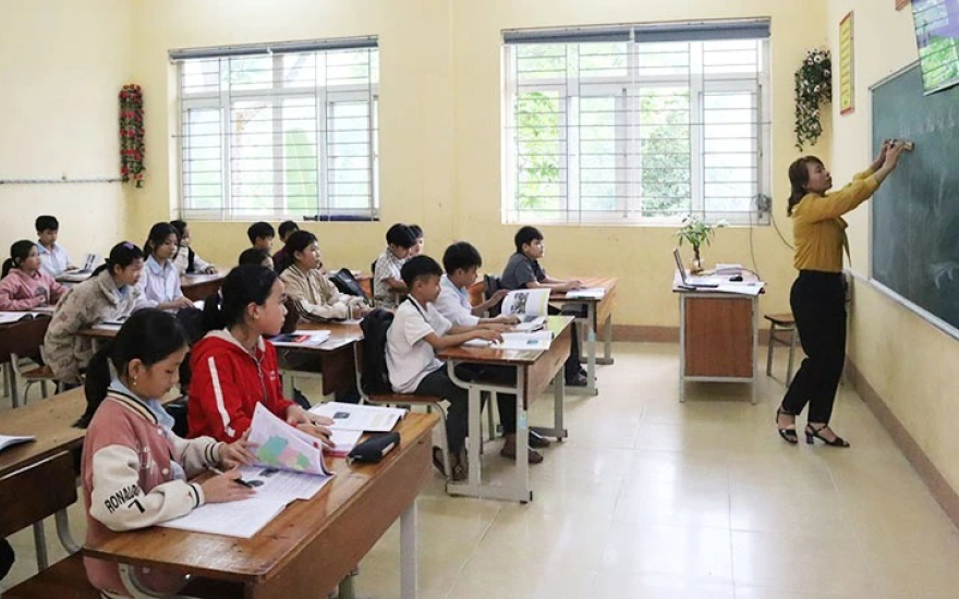 Nguồn lực đổi mới giáo dục trung học cơ sở vùng khó khăn Đài Phát