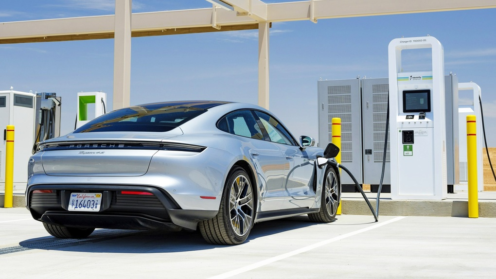 Cục diện ô tô châu Âu thay đổi: Xe điện lên ngôi, xe xăng giảm sâu