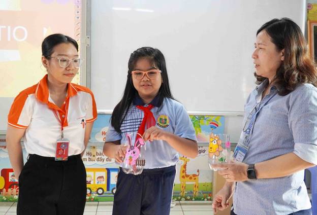 Ngày đầu khảo sát năng lực tiếng Anh: Nhiều thầy cô toát mồ hôi vì độ khó - 1