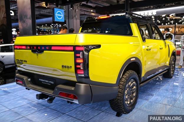 Nissan trình làng đàn anh Navara: Chạy điện 135km, có thể về Việt Nam? - 8