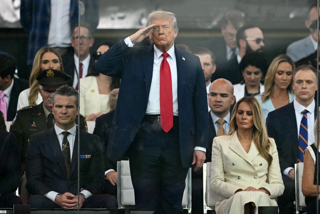 Lễ duyệt binh mang nhiều thông điệp của Tổng thống Mỹ Donald Trump - Báo và Đài Phát thanh Truyền hình Lạng Sơn